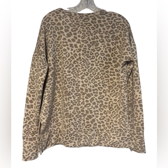 Glyder Lounge Long Sleevee in Oatmilk Leopard size M Soft - Picture 4 of 16